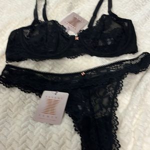 Brand new with tags Rihanna/Savage Fenty two piece set 36c/large
